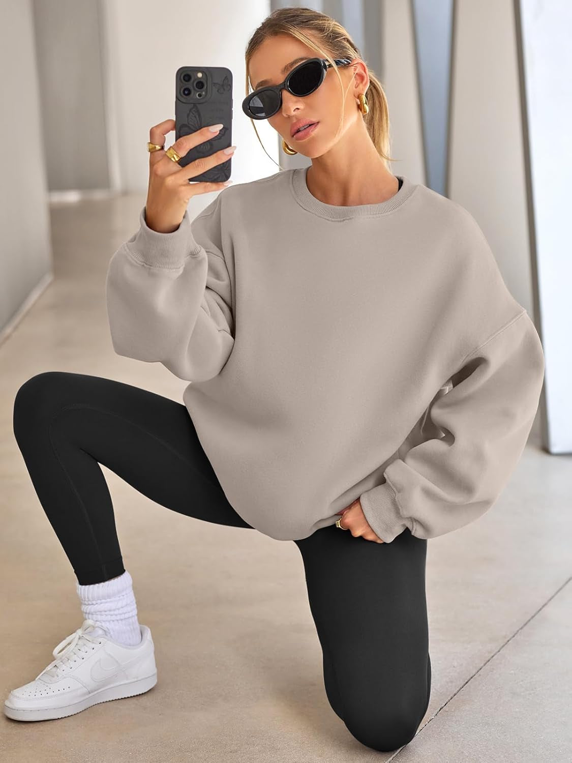 Womens Oversized Sweatshirts Hoodies Fleece Crewneck Sweaters Casual Tops Comfy Fall Fashion Outfits Winter Clothes 2025